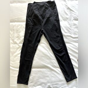 Fabletics Maternity 7/8 leggings